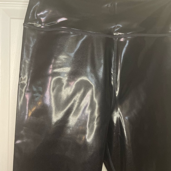 Carbon38 Liquid Black Leggings - Picture 3 of 4